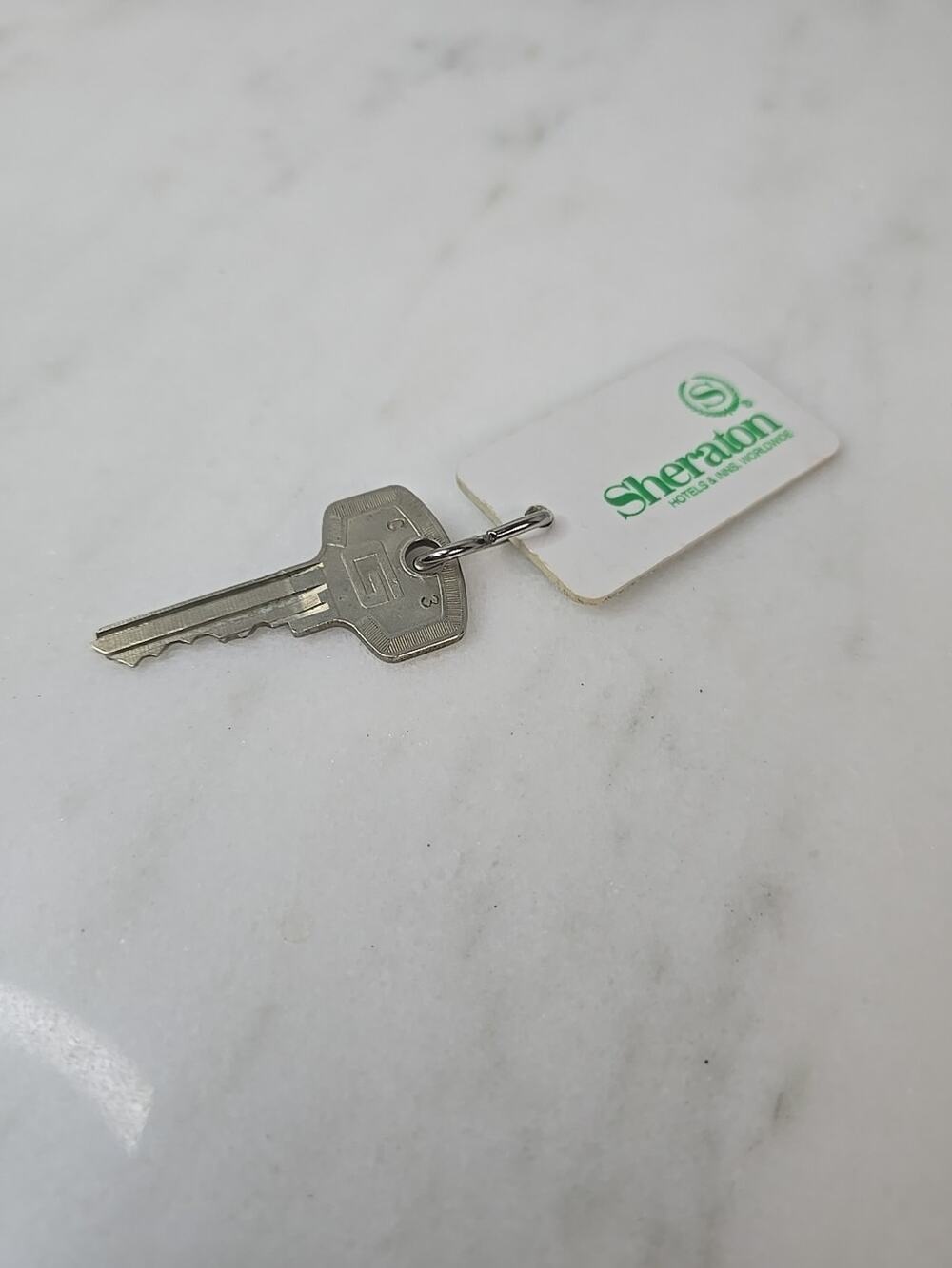 PHILADELPHIA PA Sheraton Hotel Key & Fob Bright Green White #920 S Logo Philly